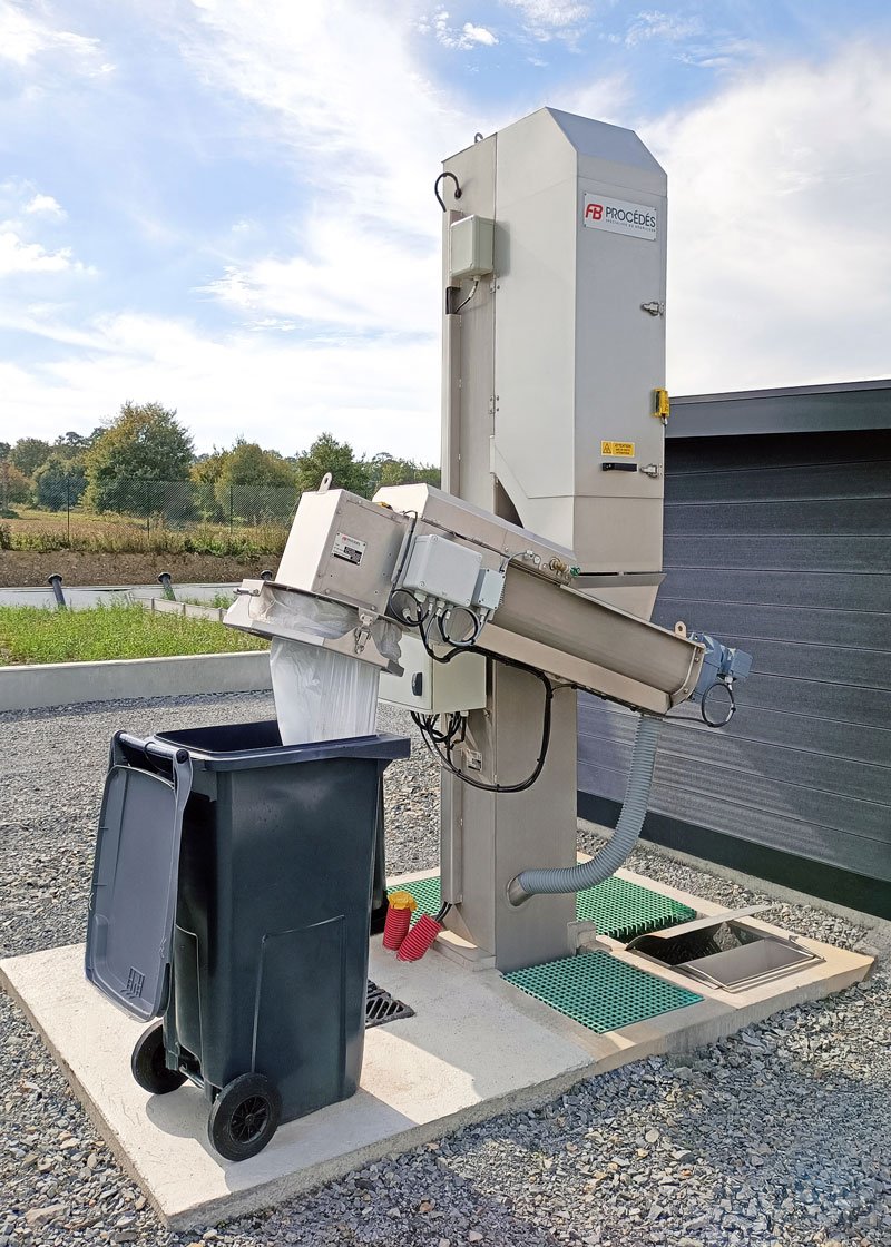 degrilleur vertical fb procédés dans un canal avec une vis de compactage